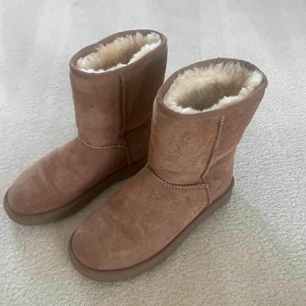 Size 6 UGG boots